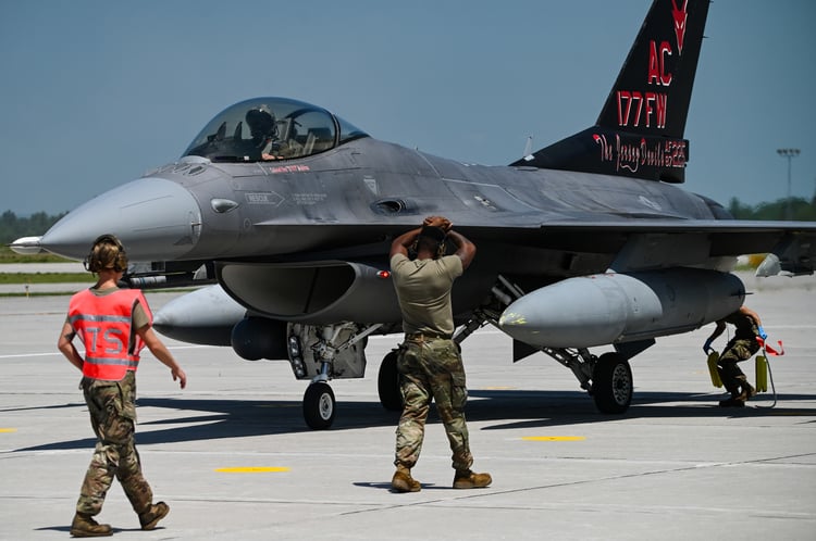 Best wallpaper and background, picture, video, news, Military, Aircraft, Jet Aircraft, Jet Fighter, F-14 Tomcat, F-15 Strike Eagle, F/A-18 Super Hornet, C-130 Hercules, Airborne, F-22 Raptor, AWACS, Military picture, Military video, Aviation, Boeing, Airb