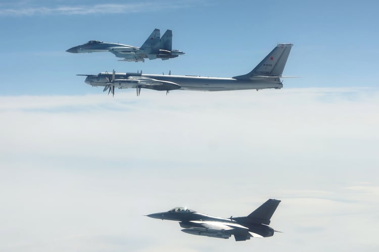 Best wallpaper and background, picture, video, news, Military, Aircraft, Jet Aircraft, Jet Fighter, F-14 Tomcat, F-15 Strike Eagle, F/A-18 Super Hornet, C-130 Hercules, Airborne, F-22 Raptor, AWACS, Military picture, Military video, Aviation, Boeing, Airb
