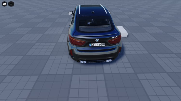 Side profile of driveable BMW X6 in Roblox