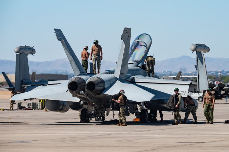 Best wallpaper and background, picture, video, news, Military, Aircraft, Jet Aircraft, Jet Fighter, F-14 Tomcat, F-15 Strike Eagle, F/A-18 Super Hornet, C-130 Hercules, Airborne, F-22 Raptor, AWACS, Military picture, Military video, Aviation, Boeing, Airb