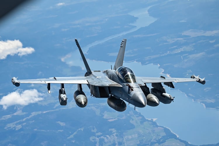 Best wallpaper and background, picture, video, news, Military, Aircraft, Jet Aircraft, Jet Fighter, F-14 Tomcat, F-15 Strike Eagle, F/A-18 Super Hornet, C-130 Hercules, Airborne, F-22 Raptor, AWACS, Military picture, Military video, Aviation, Boeing, Airb