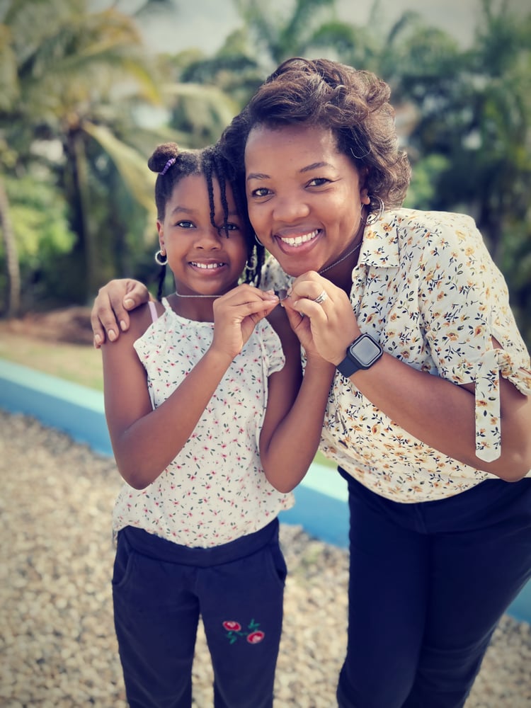 Mama e hija.