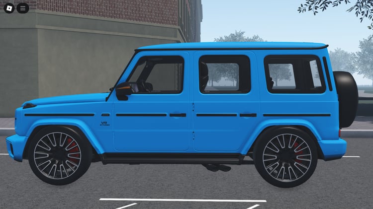 Side profile showcasing G-Wagon design
