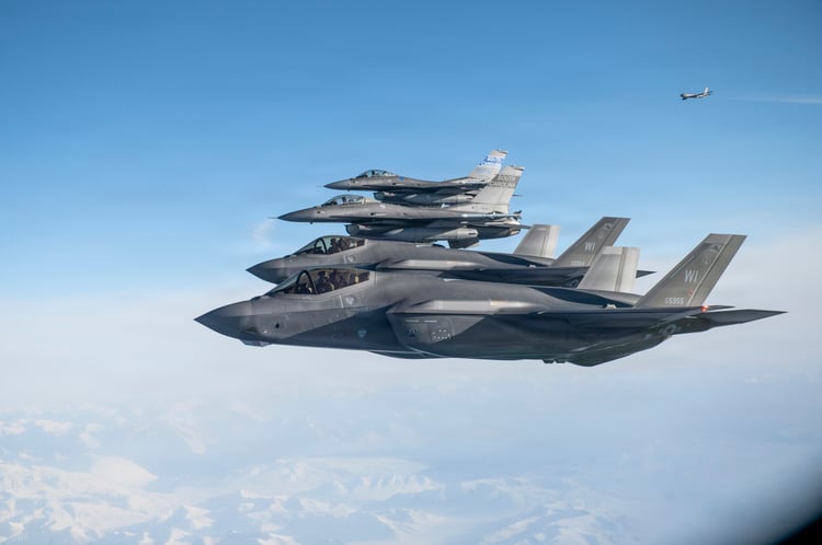 Best wallpaper and background, picture, video, news, Military, Aircraft, Jet Aircraft, Jet Fighter, F-14 Tomcat, F-15 Strike Eagle, F/A-18 Super Hornet, C-130 Hercules, Airborne, F-22 Raptor, AWACS, Military picture, Military video, Aviation, Boeing, Airb