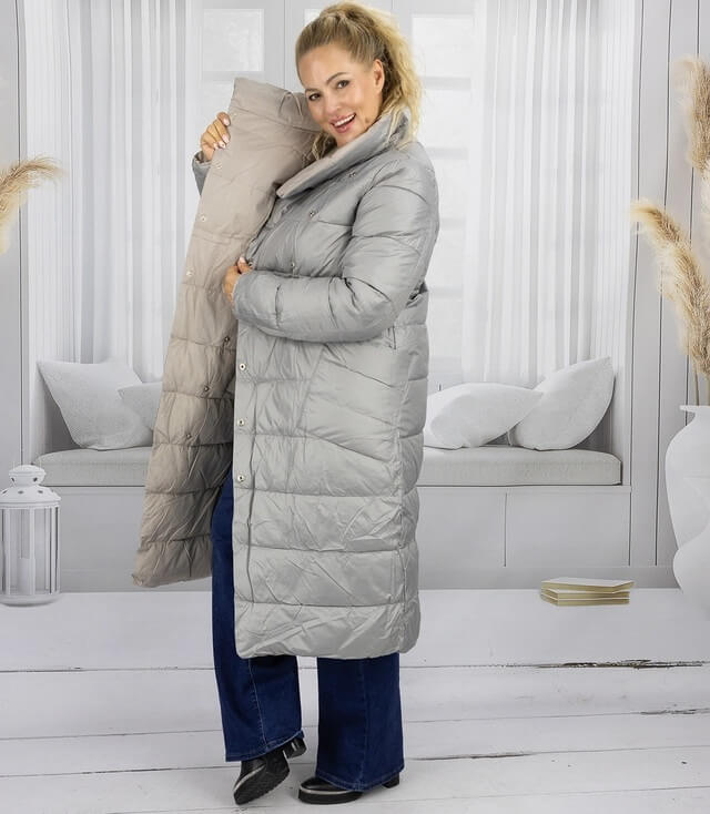 Damen-Steppmantel in Silber, modisch und warm, mit abnehmbarer Innenjacke für vielseitigen Look.