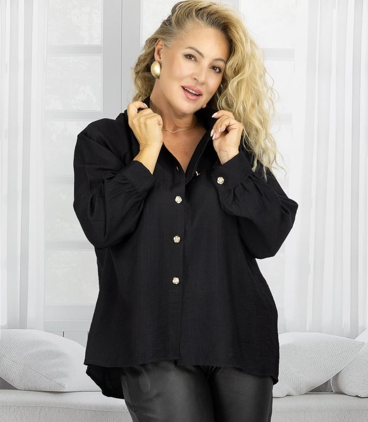 Moderne schwarze Bluse mit Knöpfen und lässigem Schnitt, ideal für elegante Anlässe.