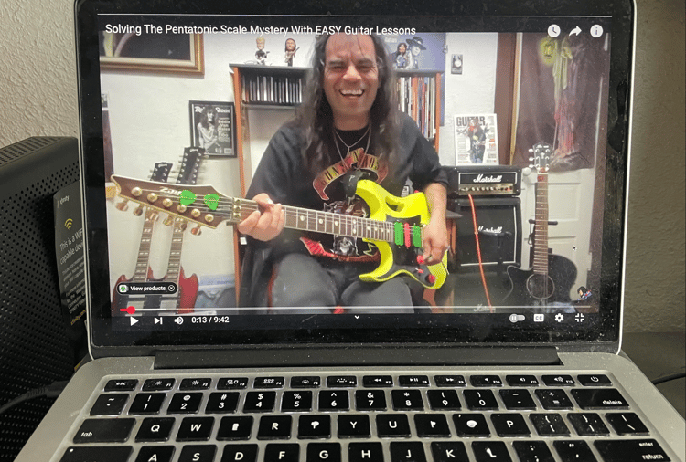 Learning guitar online