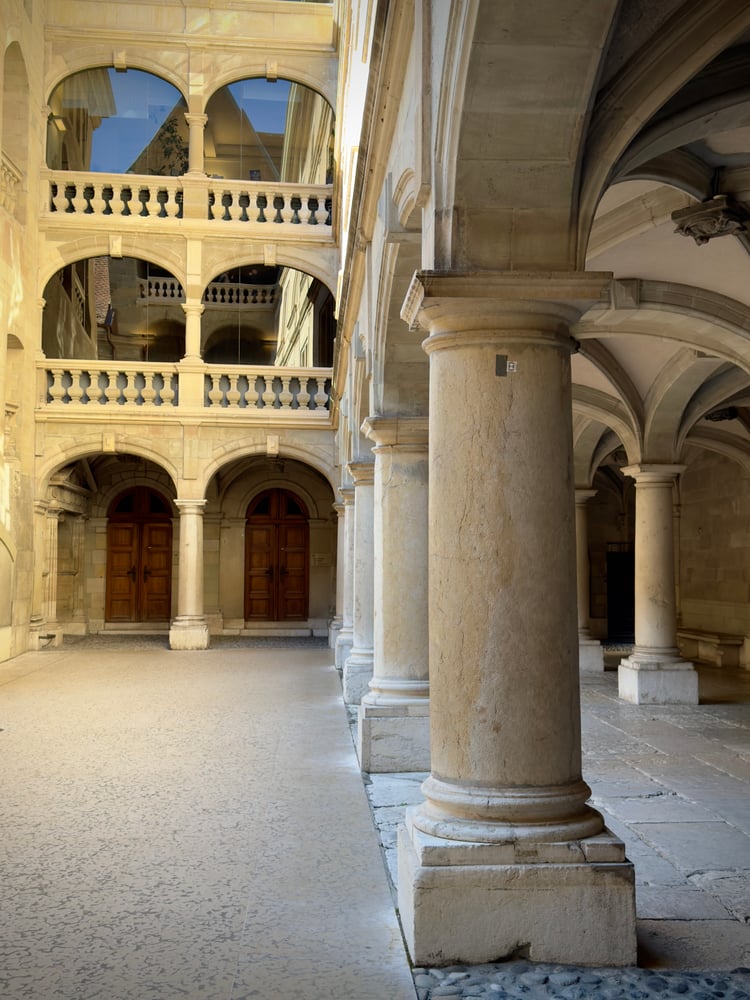 Hôtel de Ville Courtyard, Old Town (Vieille Ville), Geneva, Switzerland