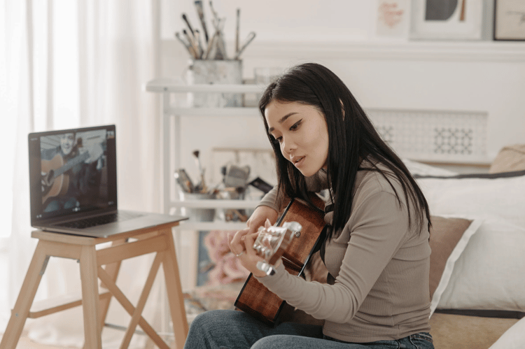 Learning Guitar Online