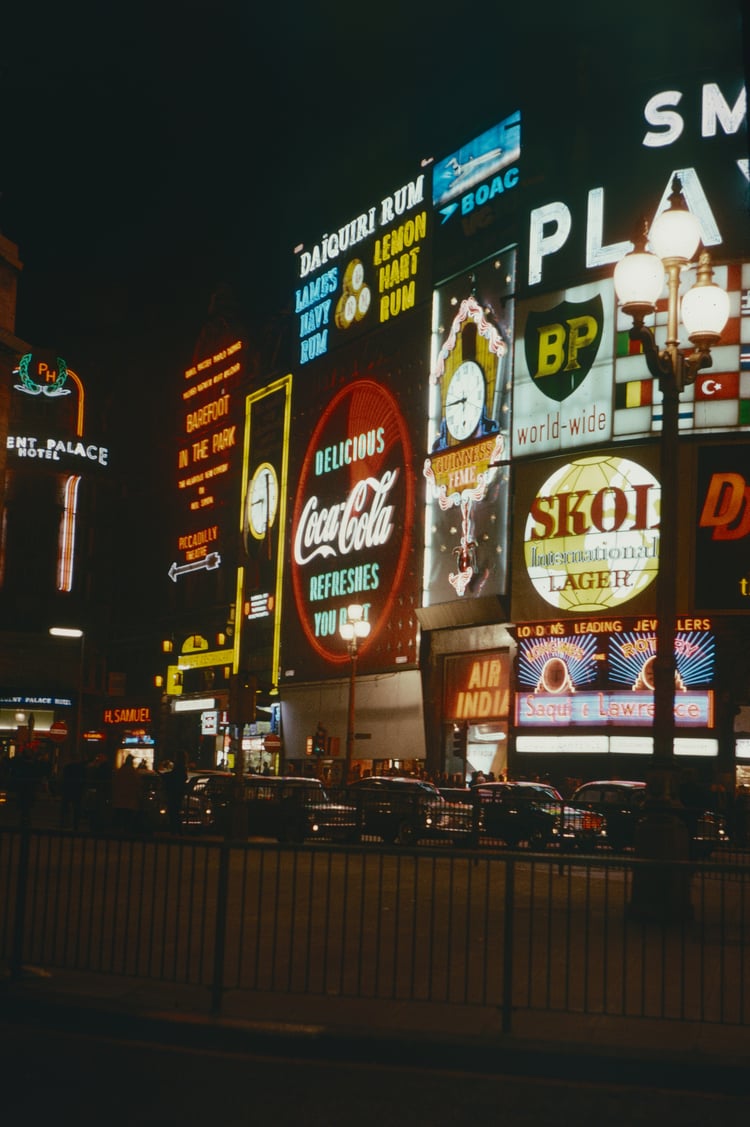 London Piccadilly Circus 1960s