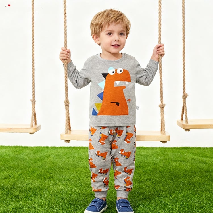 Kids two-piece outfit long sleeve shirt and printed pants