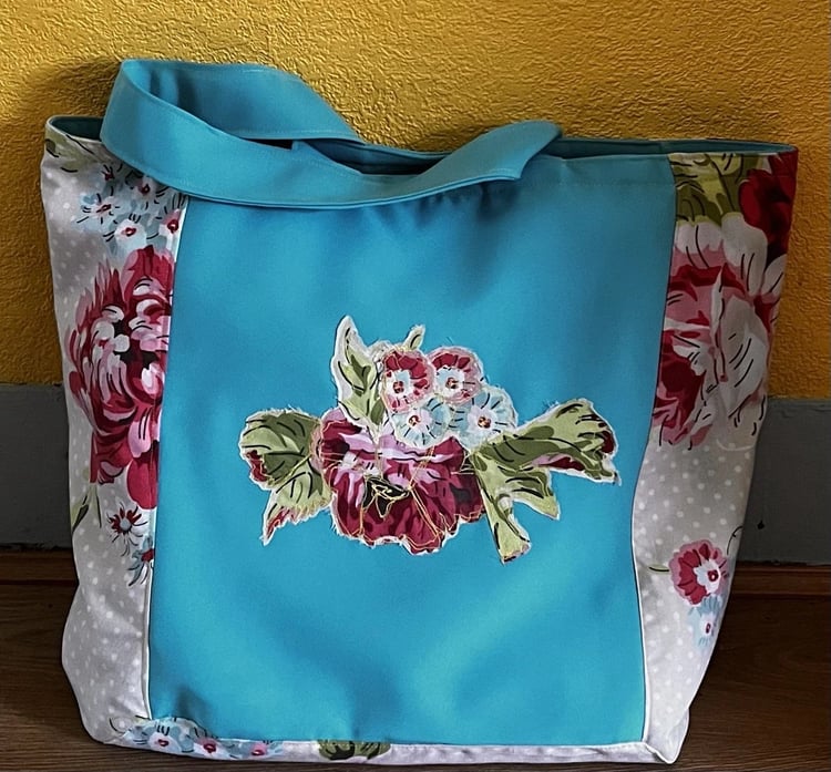 blue tote bag