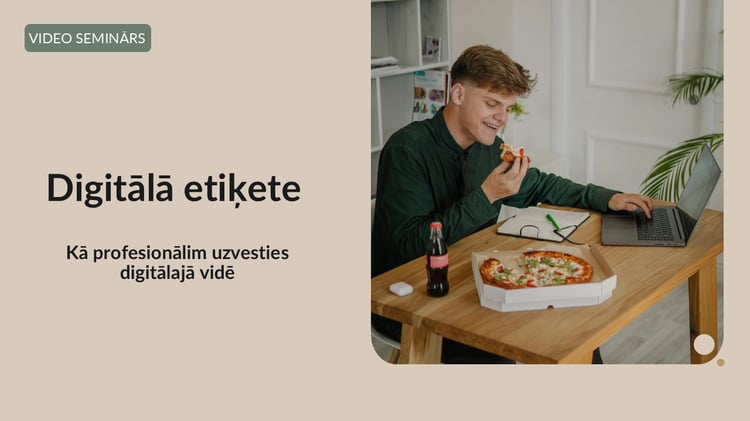 Klēpjadators un monitors uz galda. Teksts: Digitālā etiķete profesionālim. Seminārs.