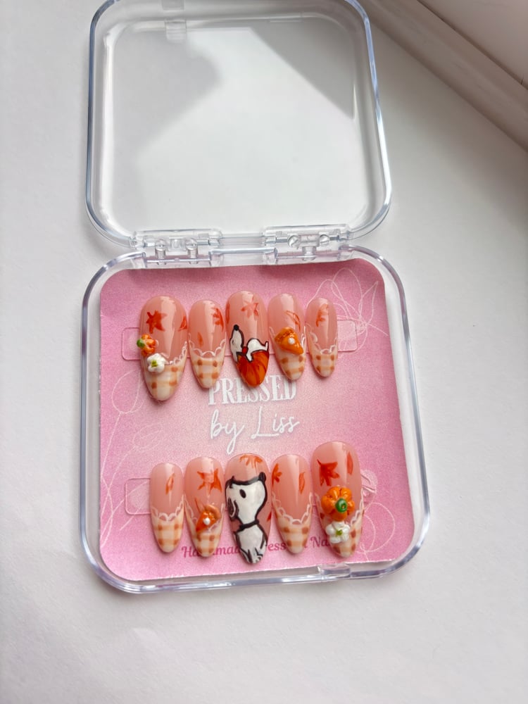 Fall Snoopy Pumpkin Nails