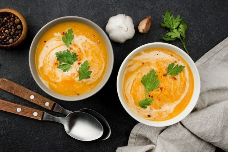 Soupe potimarron carottes poireaux gingembre – recette MTC automne digeste et réchauffante