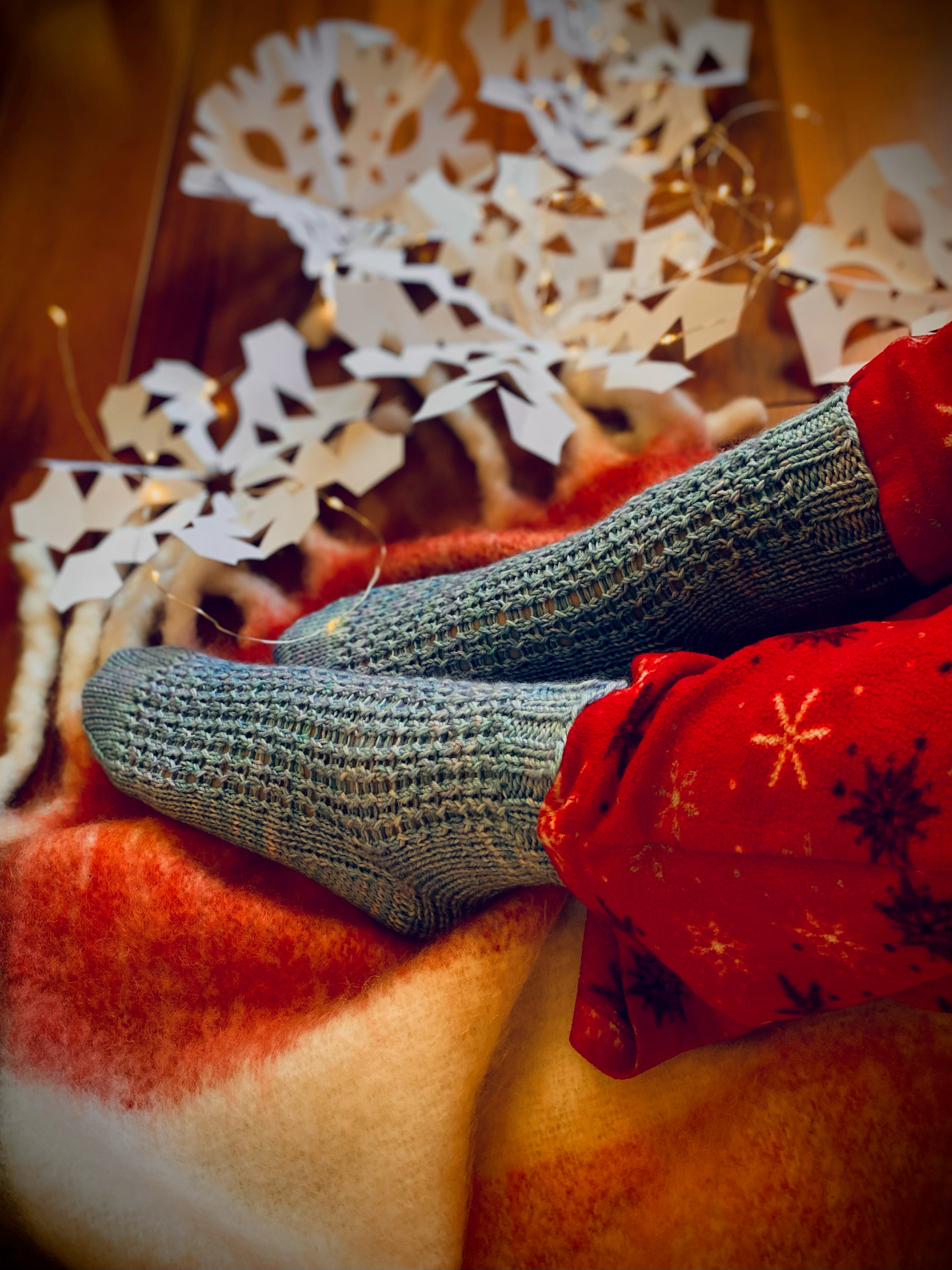 Paper Snowflake Socks - Payhip