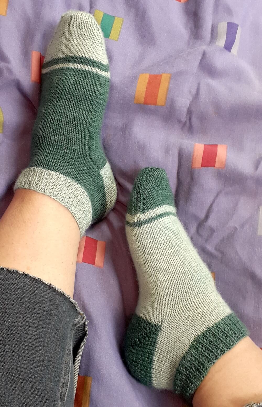 Simple Socks No 3 [Two at a Time Magic Loop] - Payhip