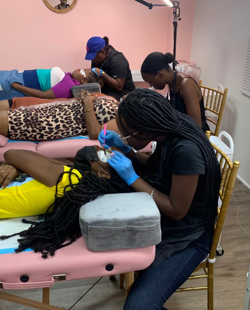 lash class group online digital course beginner volume classic extensions how to be a lash artist stylist intro artistry making more money lash mentor lash training lash bed lash chair ring light lash decor lash certification london lash usa uk lash houston atl lashtech lashstylist