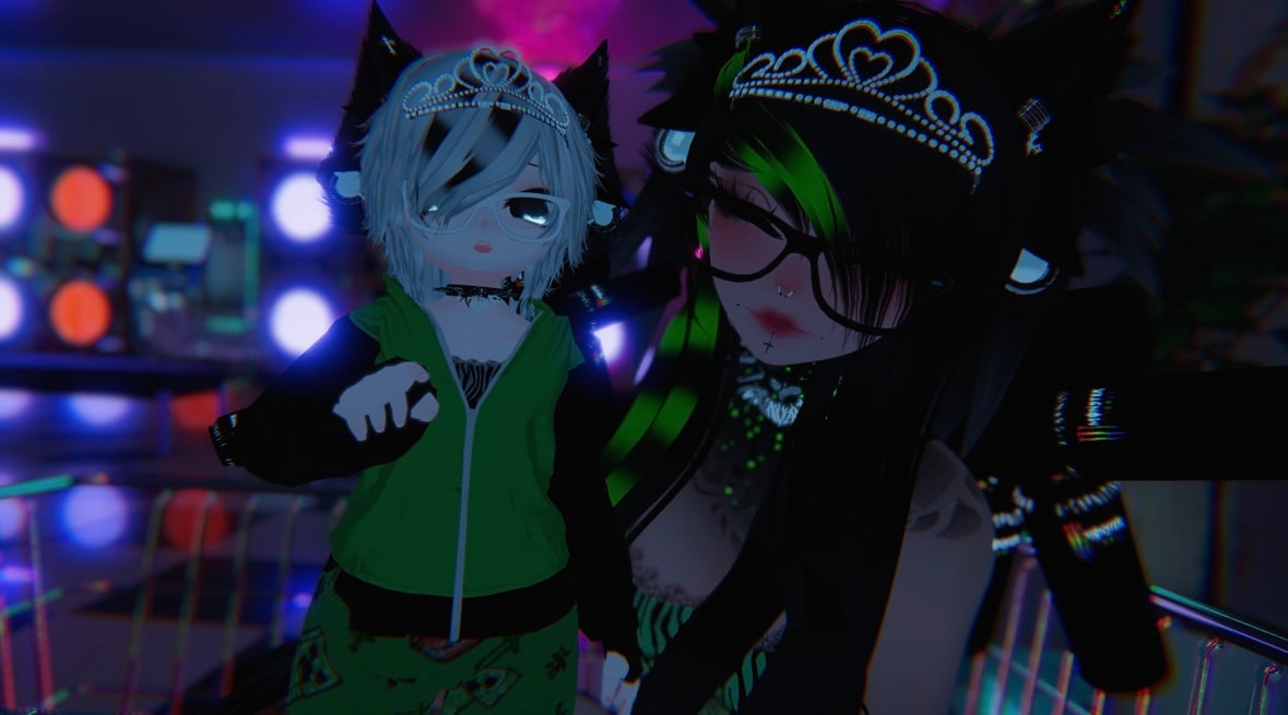 Scene Puppy and Chibi (PC+QUEST)