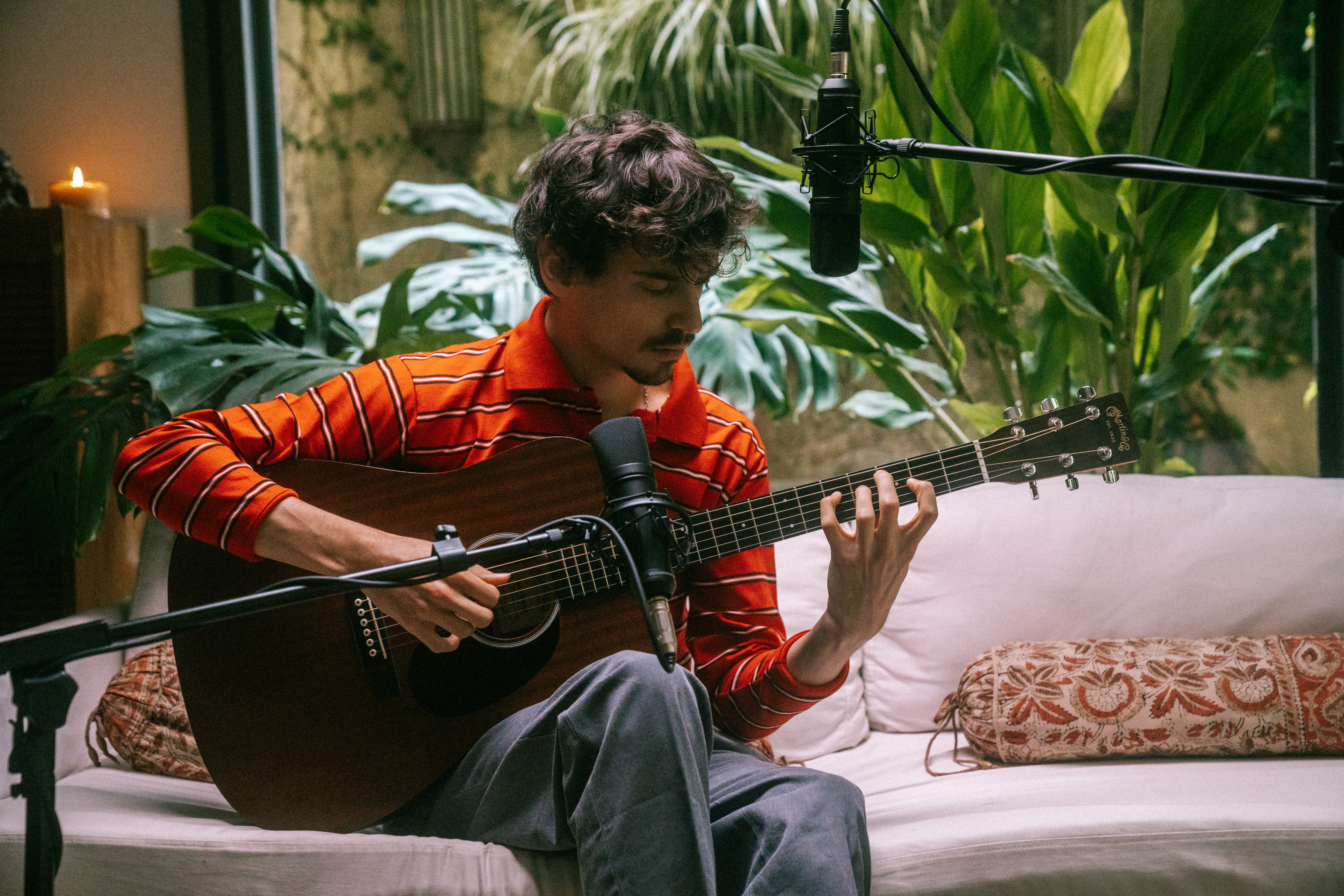 Songwriting lessons with Juanchez. He is a composer, guitar player, songwriter and music tutor living in Mexico