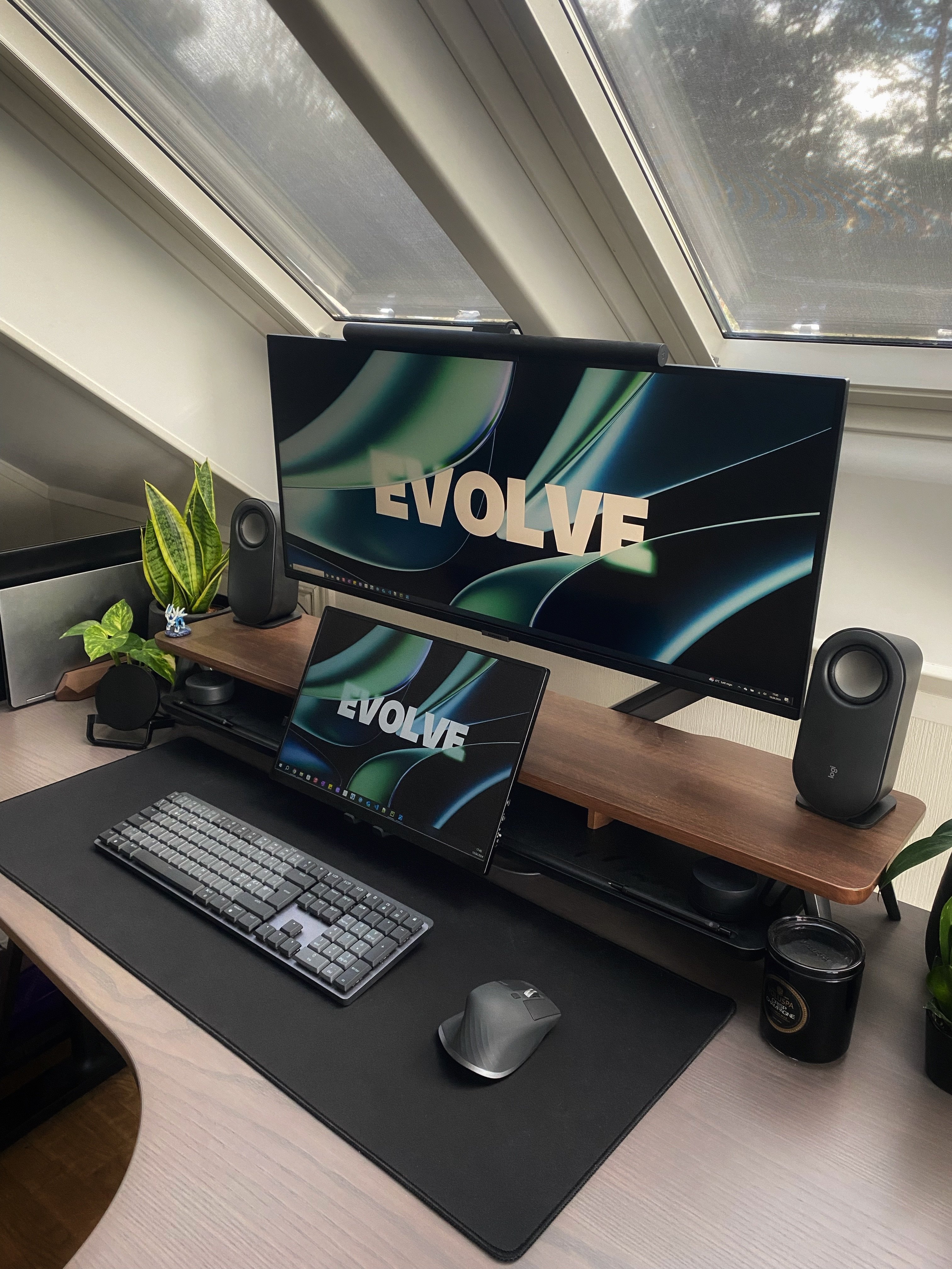 Evolve Wallpaper Pack