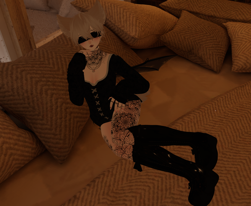 LOUISA - Goth Girlfriend