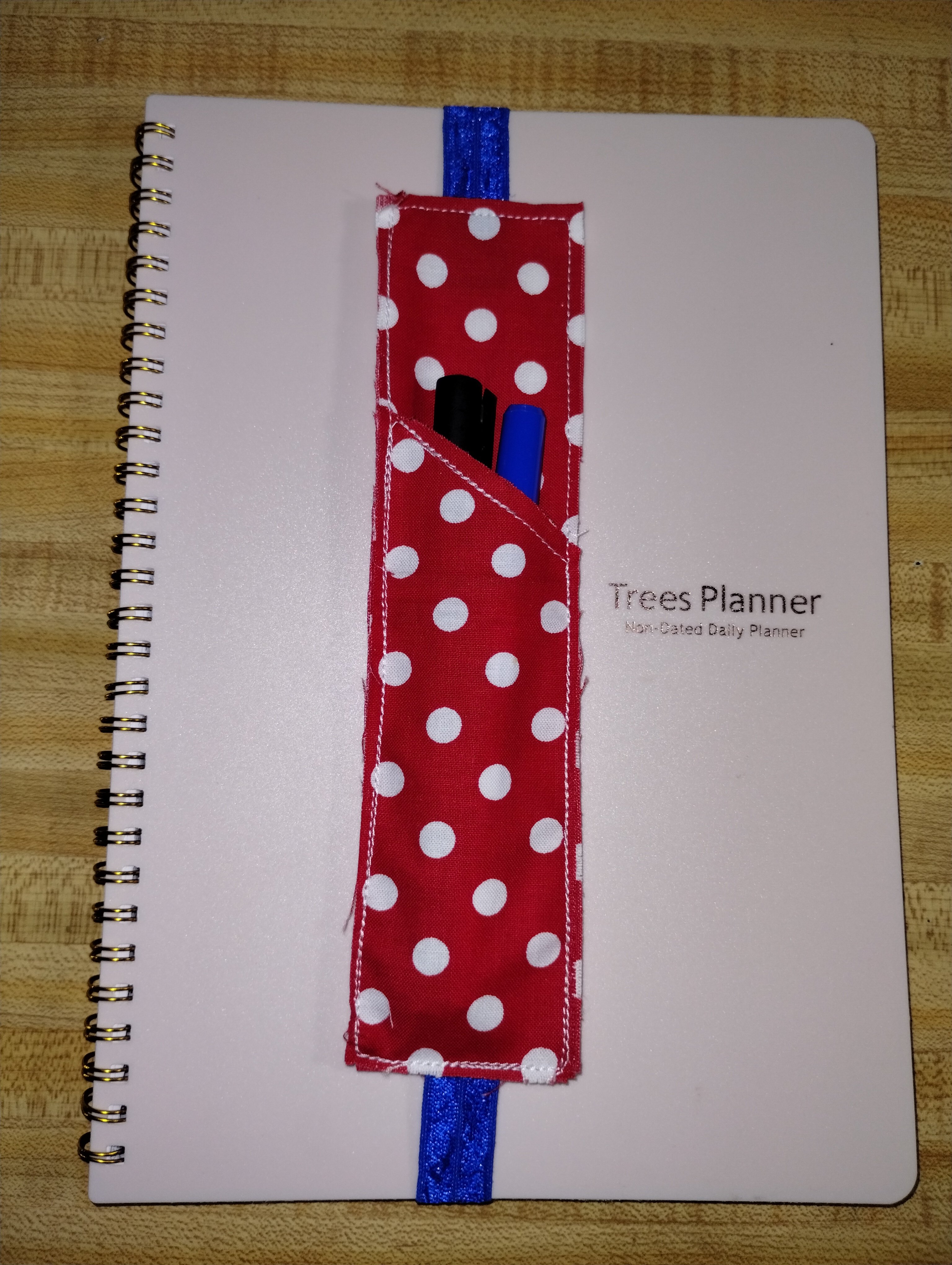 Polka dot Adjustable bookmark with pen holder. - Payhip