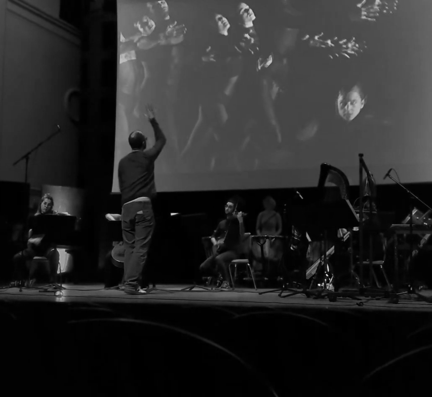 daan janssens conducts the premiere of milo paulus' chamber piece strong