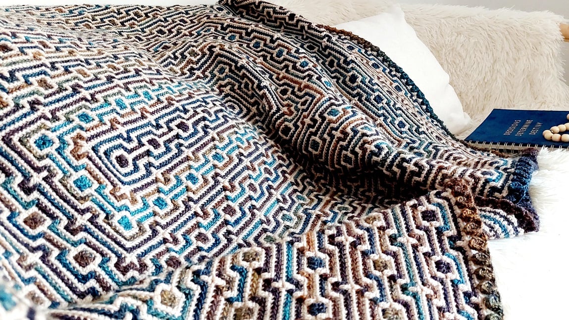 Mosaic Allure. Overlay mosaic crochet pattern