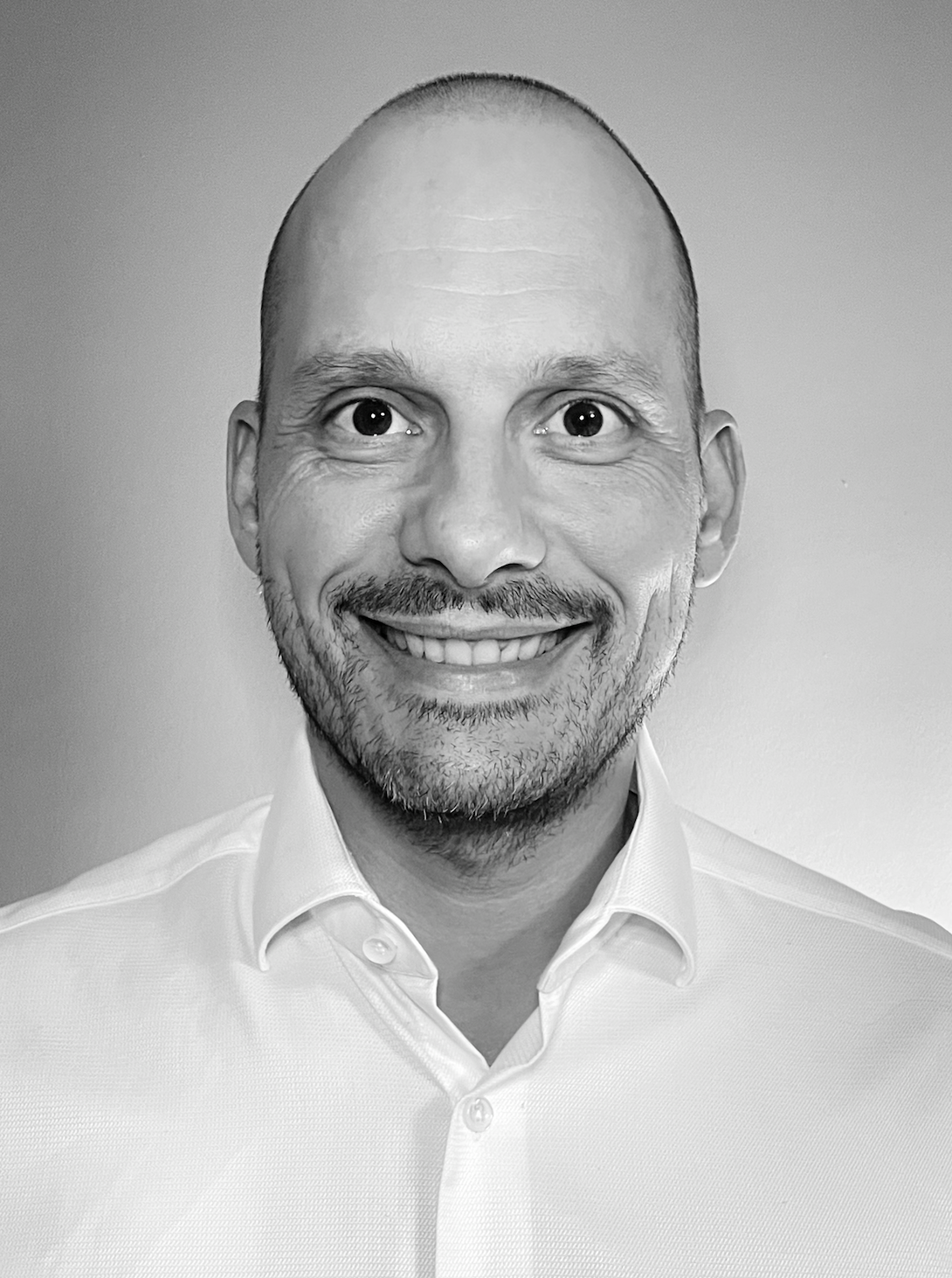 Subconscious reprogramming for success Transformational coaching for women Hypnosis for confidence and clarity Energy healing for high-achievers Break free from limiting beliefs Mind-body-spirit alignment coaching Deep subconscious healing for professionals Personal transformation coaching for women leaders Overcoming self-doubt with hypnosis Empowerment coaching for ambitious professionals Tamas Pocze Animus Alchemy