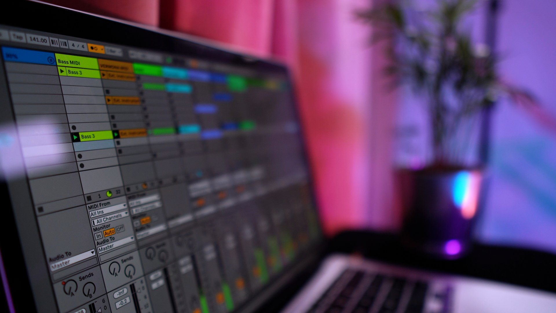 Ableton Live: Make Your First Song as a Total Beginner (Ableton Live ...