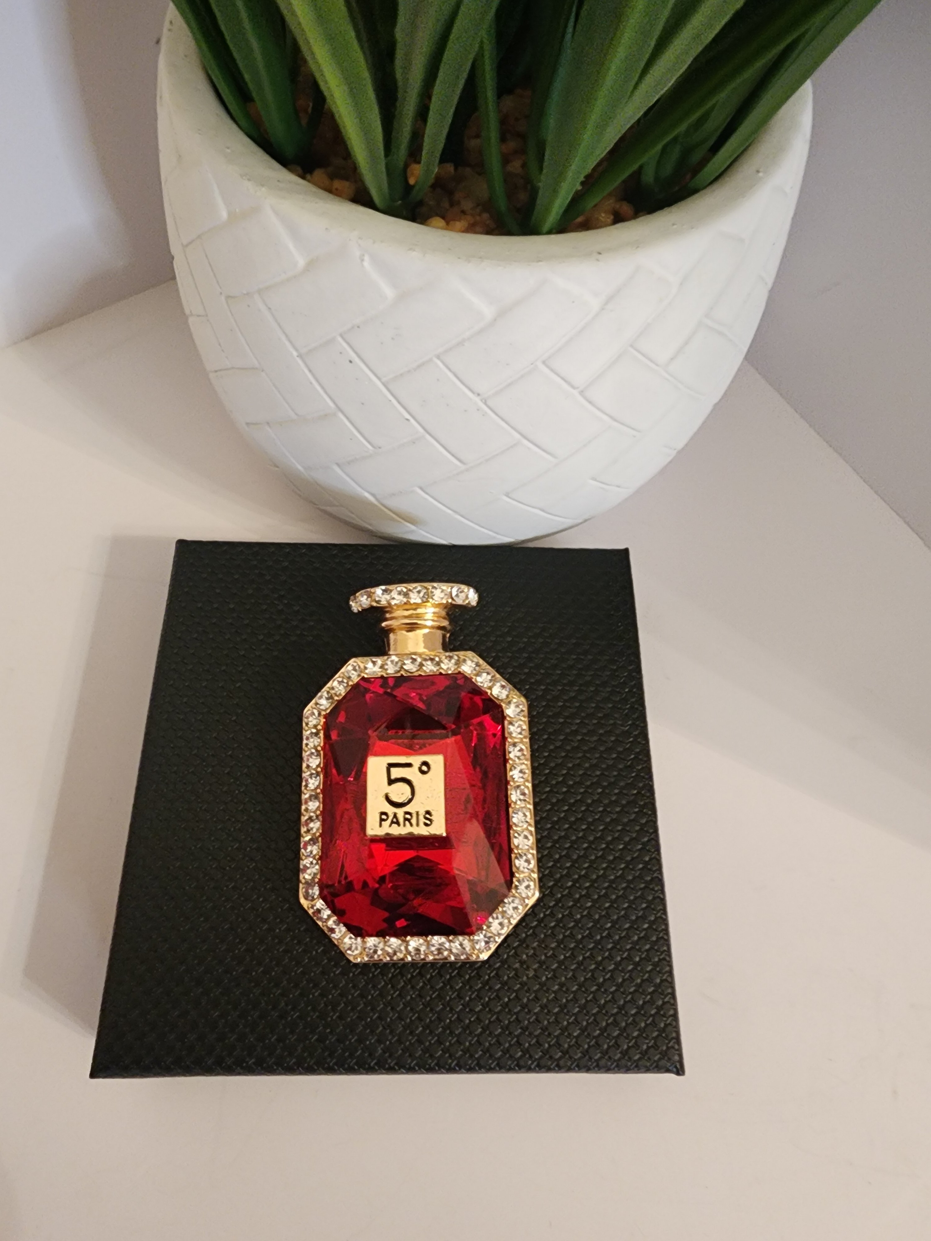 Red 5 Brooch - Payhip