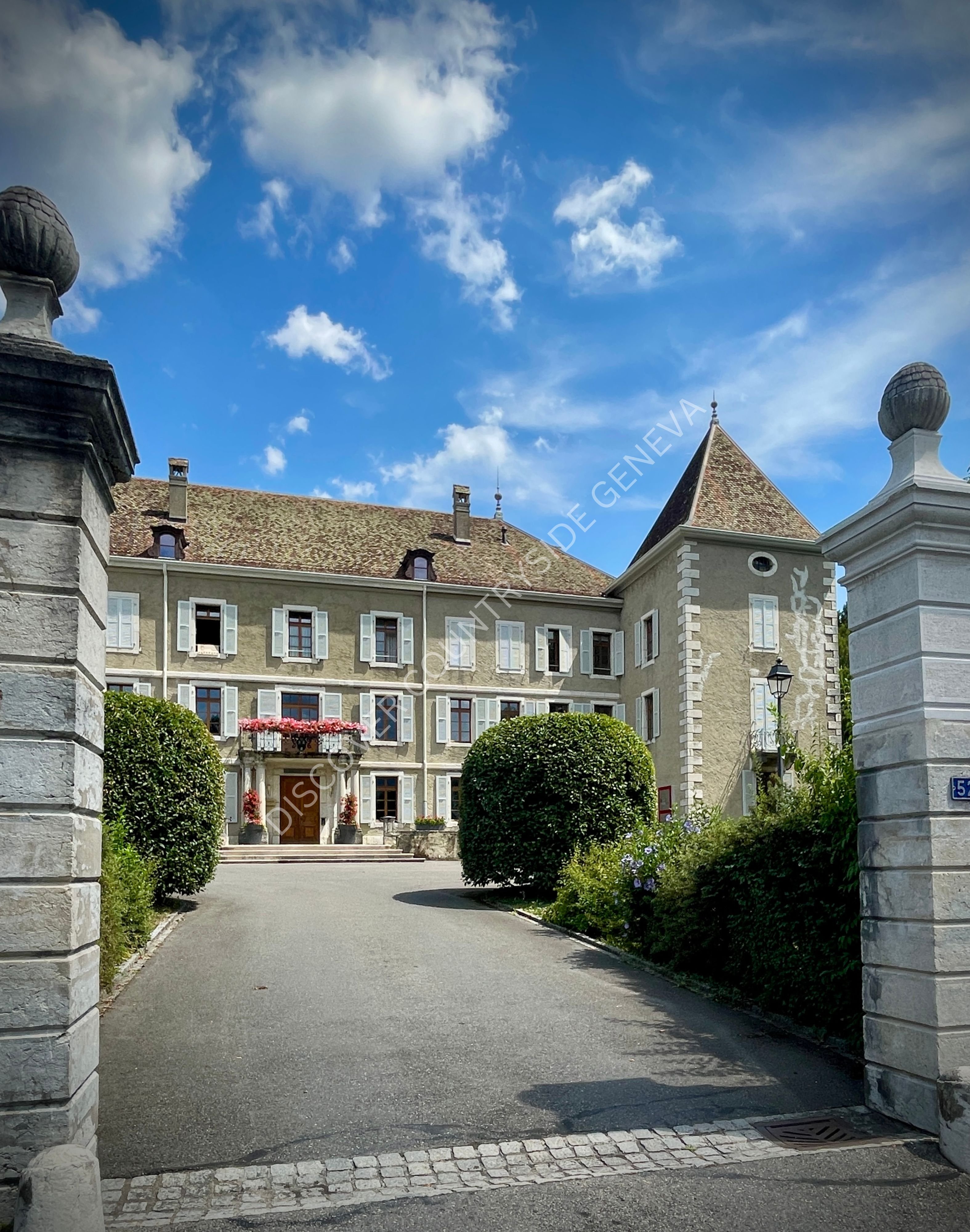 Dardagny Château Building - Payhip