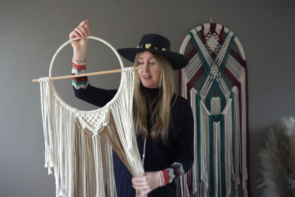Macramé Wall Hanging video tutorial