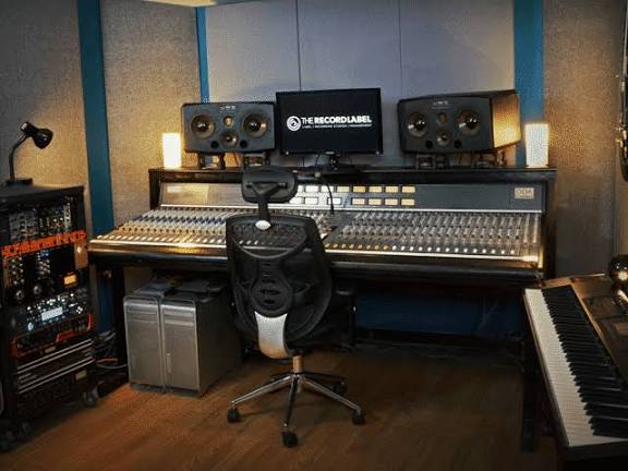 Music studio, a olace to berth ideas