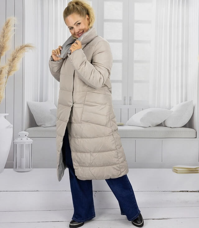 Damen Wintermantel in Beige mit Reißverschluss, Schulterpolster und bequemer Passform.