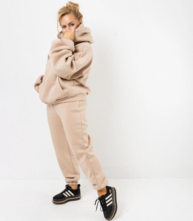 Damen Jogger bestehend aus Jogginghose und oversized Pullover