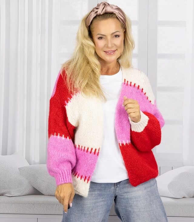Oversized Strickjacke mit rosa, pinken und roten Streifen, langen Ärmeln und weichem Materia