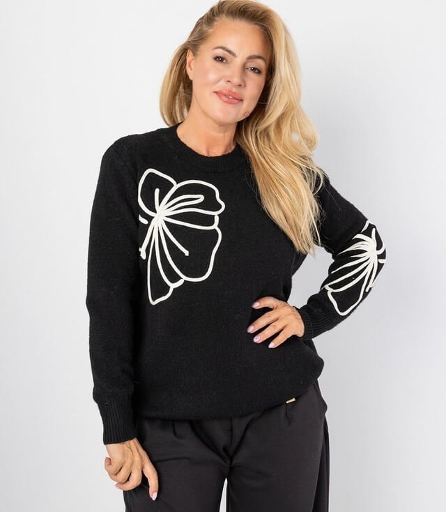 Damenpulli mit floralem Design in Schwarz, lässiger Schnitt und bequemer Passform.