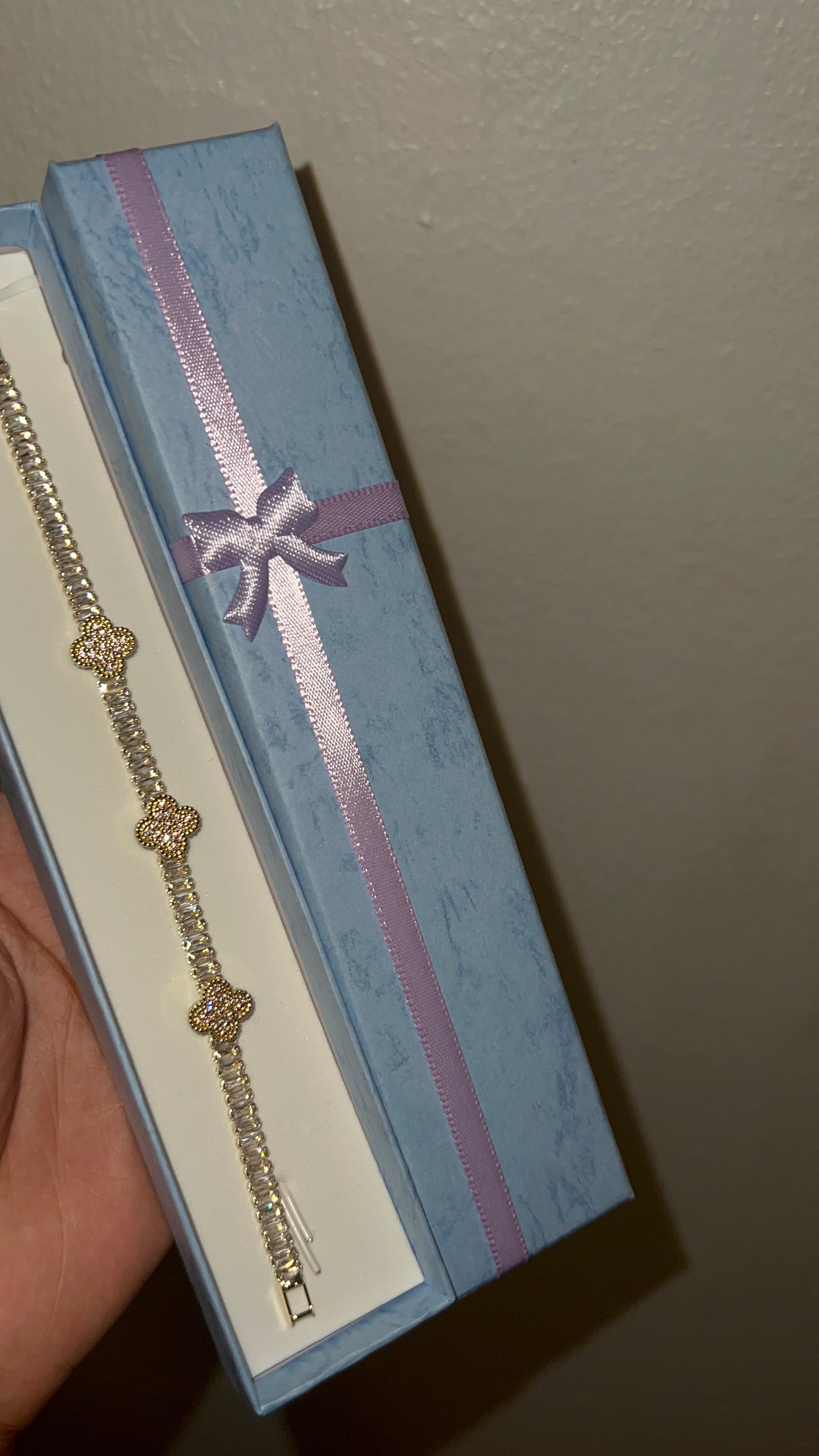 blinged clover bracelet - Payhip