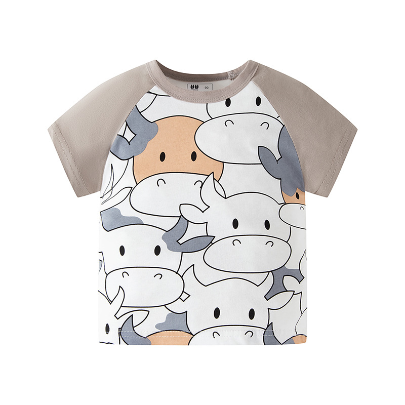 Unisex children’s T-shirt with fun cow print