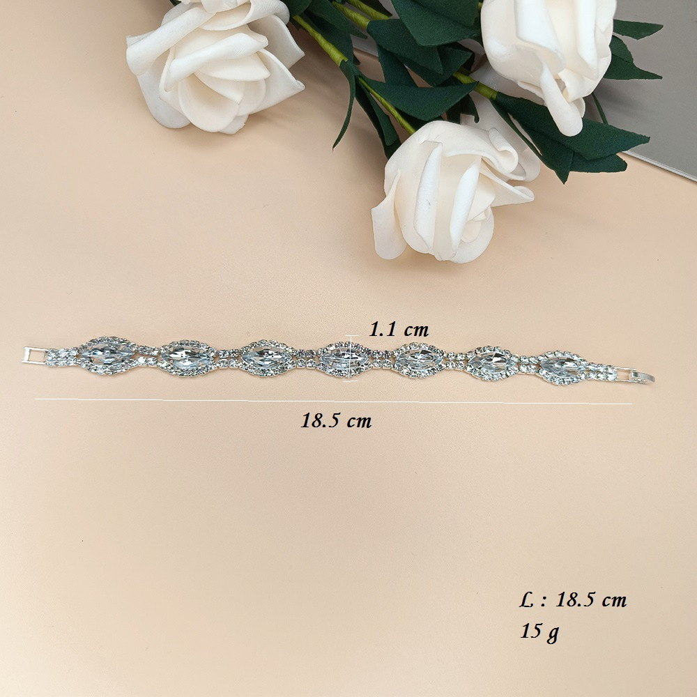 Ladies crystal wrist bracelet for party and dinner