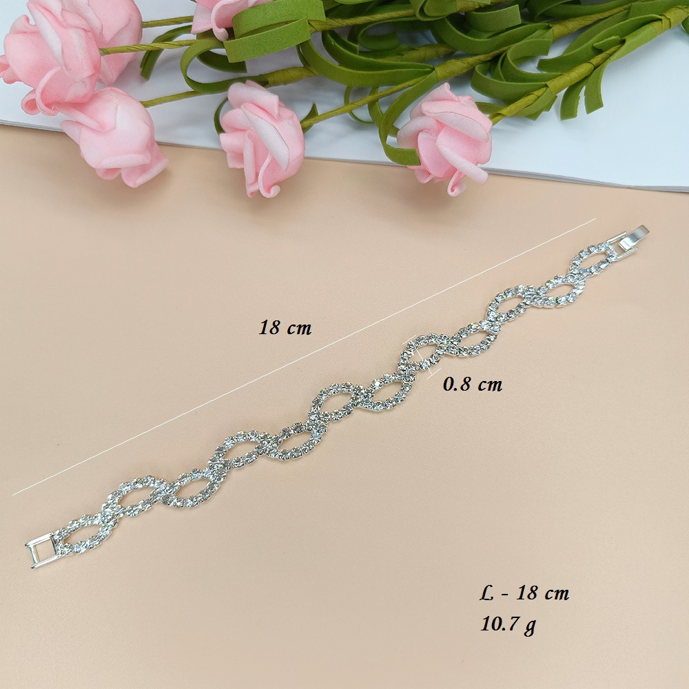 Elegant ladies diamond bracelet for special occasions