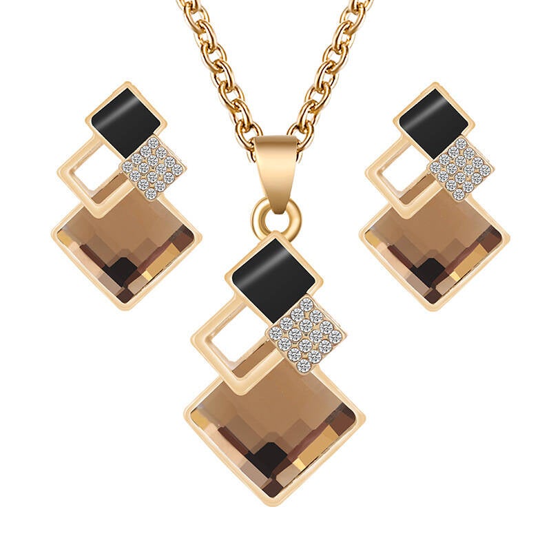 Sparkling champagne crystal pendant necklace with matching earrings