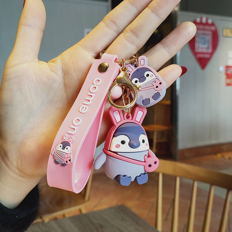 Creative cartoon penguin keychain cute vinyl couple pendant