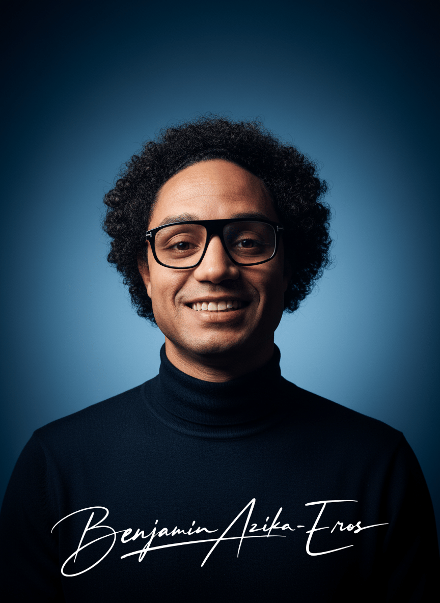 Portrait professionnel de Benjamin Azika-Eros, préparateur mental, consultant stratège, superviseur, ingénieur en performance : regard confiant et visionnaire sur fond bleu, illustrant la clarté stratégique pour l'audit d'entreprise.