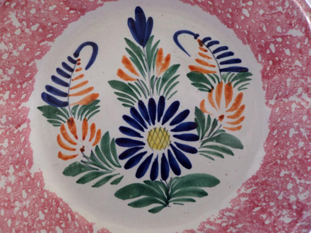 quimper HB floral bouquet motif with pink spongeware rim