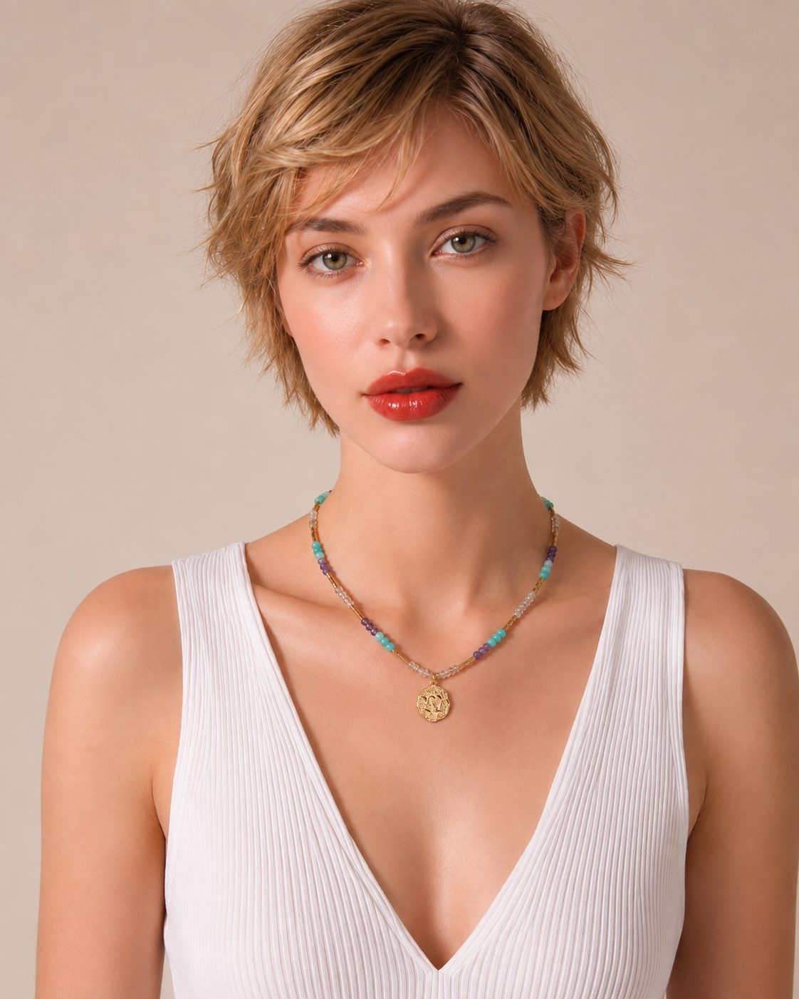 collana-pesci-indossata-modella-lumen-jewels.jpg