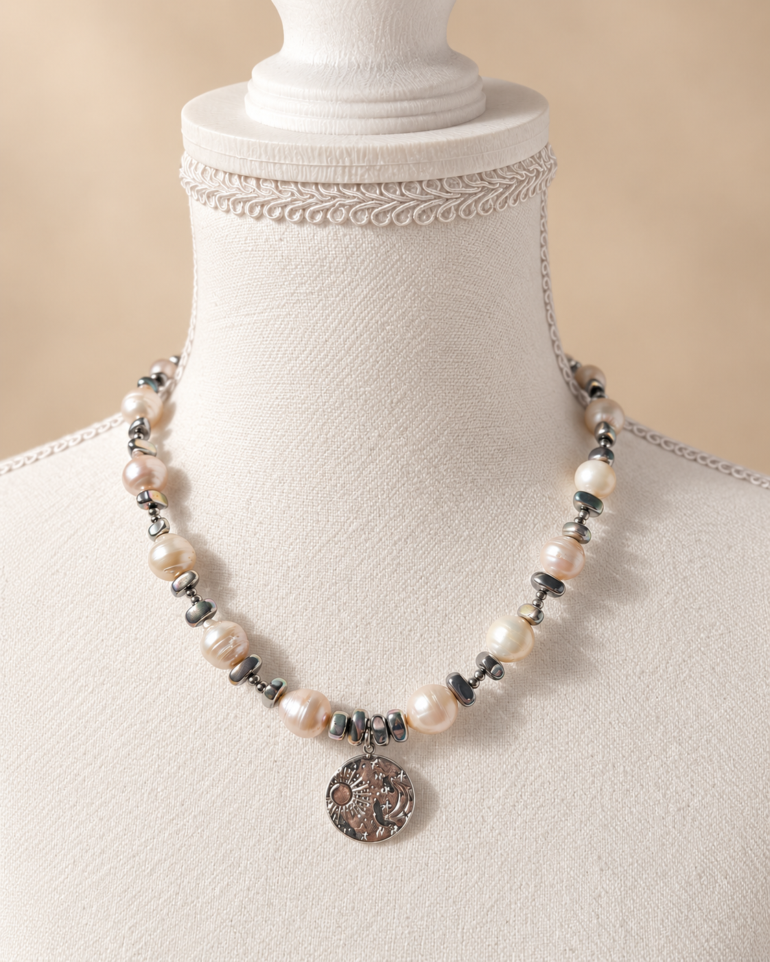 Collana Cielo di Perle con ematite e ciondolo argentato