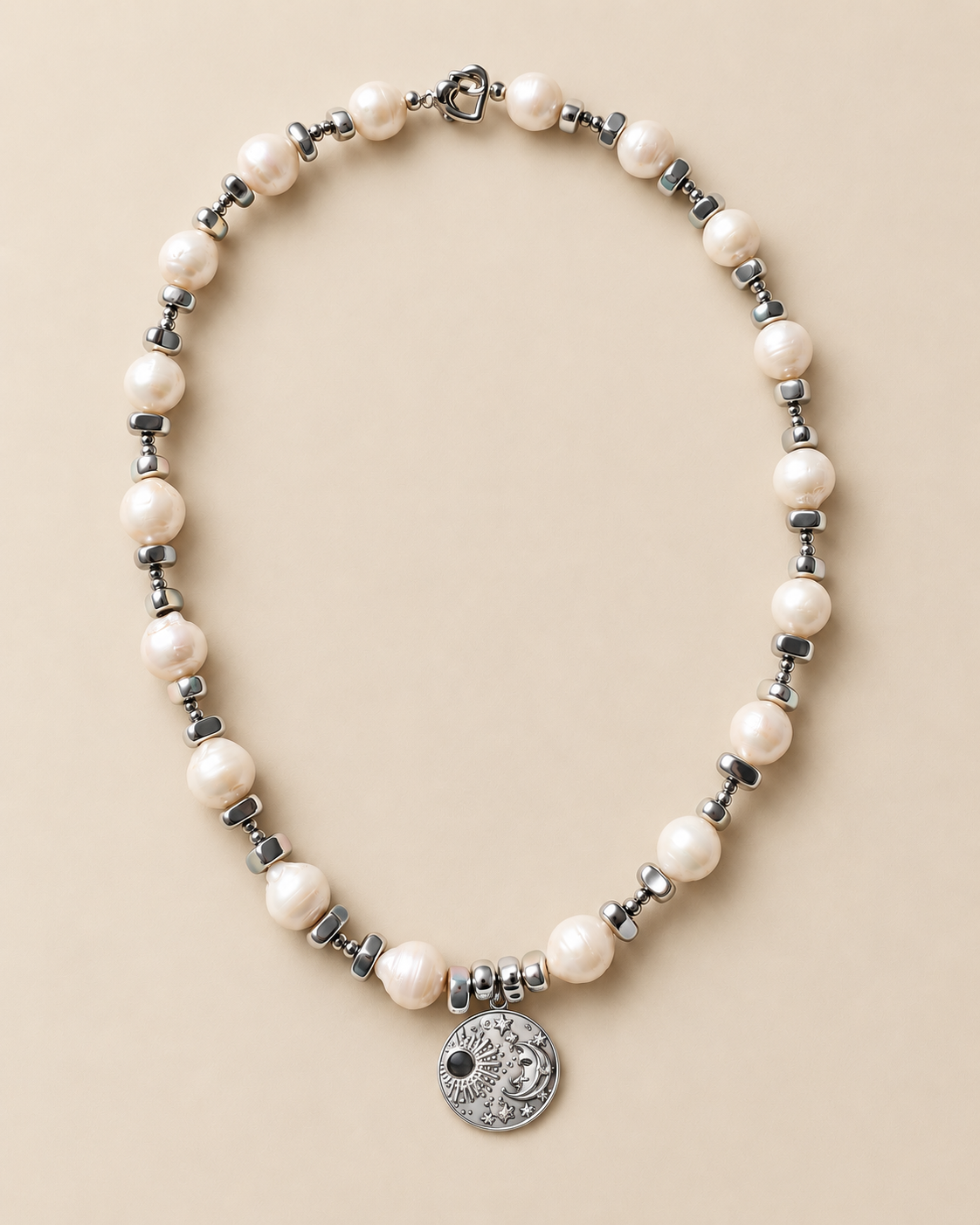 Collana completa con grandi perle di fiume ed elementi argentati